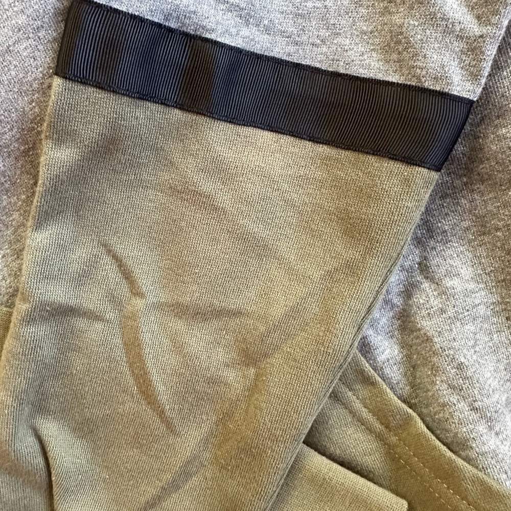Zine Hoodie, women’s size S - Picture 5 of 6